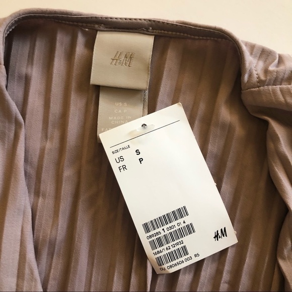 H&M Wrapover Long Pleated Cap Sleeves Maxi Dress Size S - Picture 8 of 16